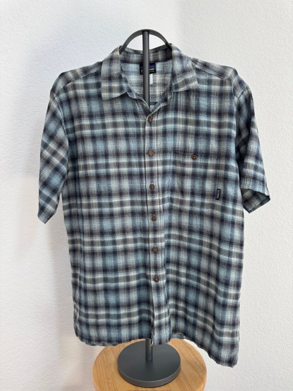 Patagonia Organic Cotton Men’s L Blue Plaid Short Sleeve Button Front Shirt